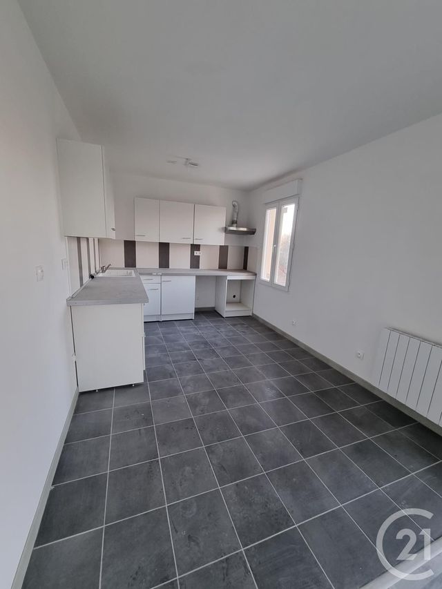Appartement F4 à louer - 4 pièces - 84.38 m2 - MONTDIDIER - 80 - PICARDIE - Century 21 Alliance