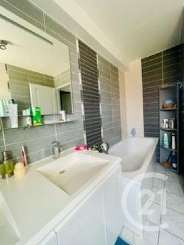 maison à vendre - 4 pièces - 95.0 m2 - PIERREPONT SUR AVRE - 80 - PICARDIE - Century 21 Alliance