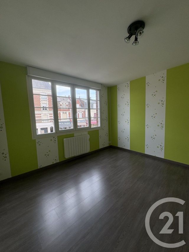 Appartement T4 à louer - 4 pièces - 103.0 m2 - MONTDIDIER - 80 - PICARDIE - Century 21 Alliance