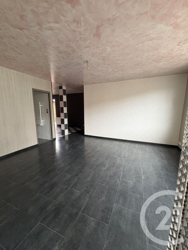 Appartement T4 à louer - 4 pièces - 103.0 m2 - MONTDIDIER - 80 - PICARDIE - Century 21 Alliance