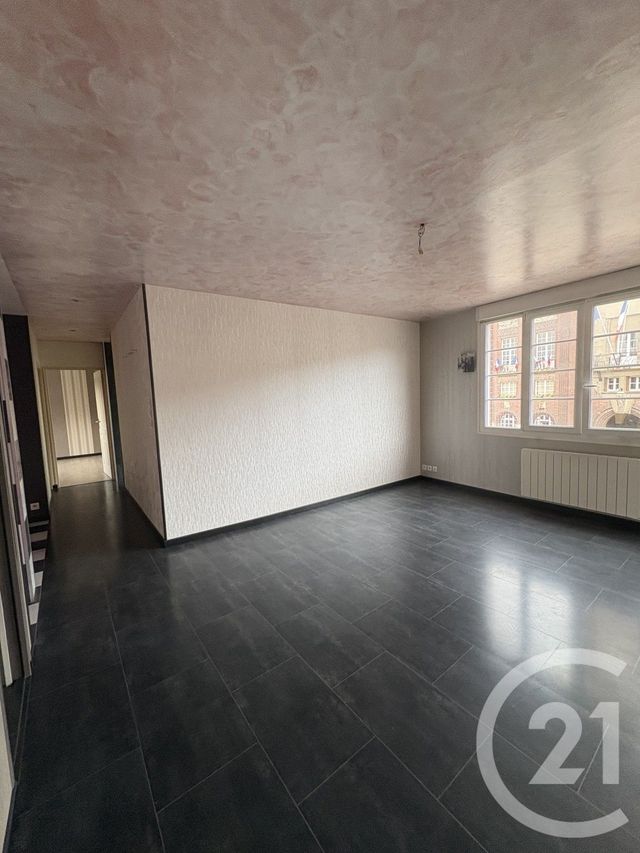Appartement T4 à louer - 4 pièces - 103.0 m2 - MONTDIDIER - 80 - PICARDIE - Century 21 Alliance