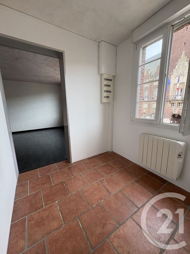 Appartement T4 à louer - 4 pièces - 103.0 m2 - MONTDIDIER - 80 - PICARDIE - Century 21 Alliance