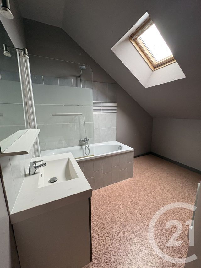 Appartement à louer - 4 pièces - 30.29 m2 - MONTDIDIER - 80 - PICARDIE - Century 21 Alliance