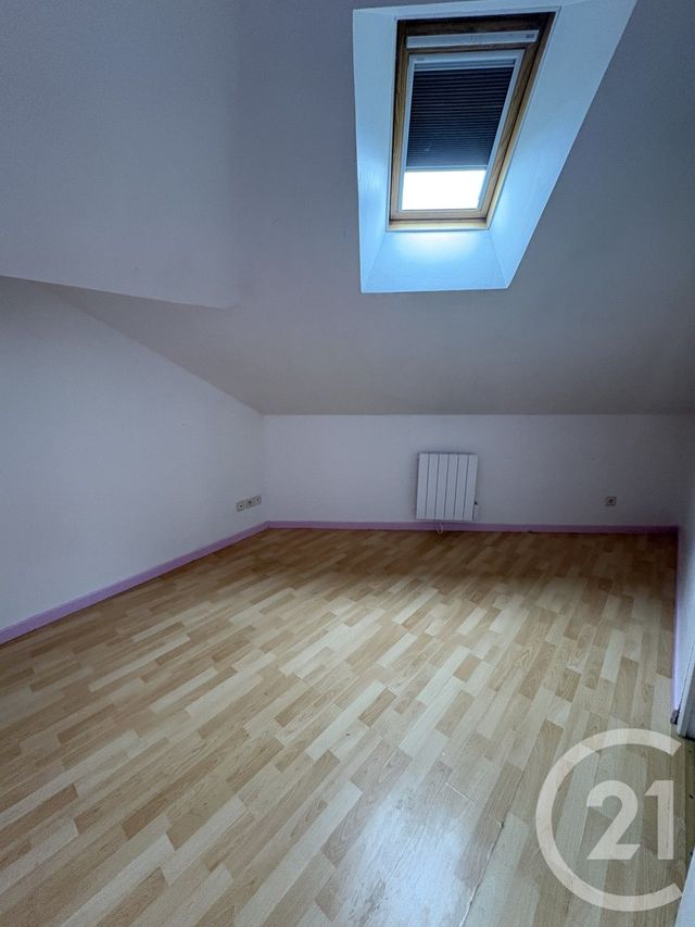 Appartement à louer - 4 pièces - 30.29 m2 - MONTDIDIER - 80 - PICARDIE - Century 21 Alliance