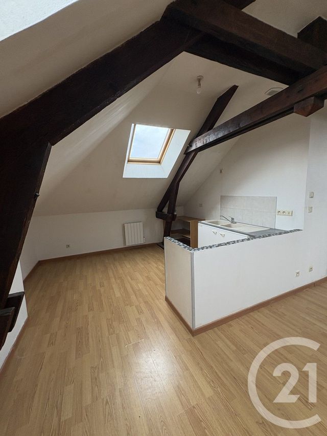 Appartement à louer - 4 pièces - 30.29 m2 - MONTDIDIER - 80 - PICARDIE - Century 21 Alliance