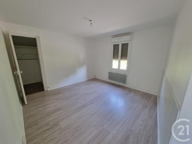 Appartement F1 à louer - 1 pièce - 28.0 m2 - MONTDIDIER - 80 - PICARDIE - Century 21 Alliance